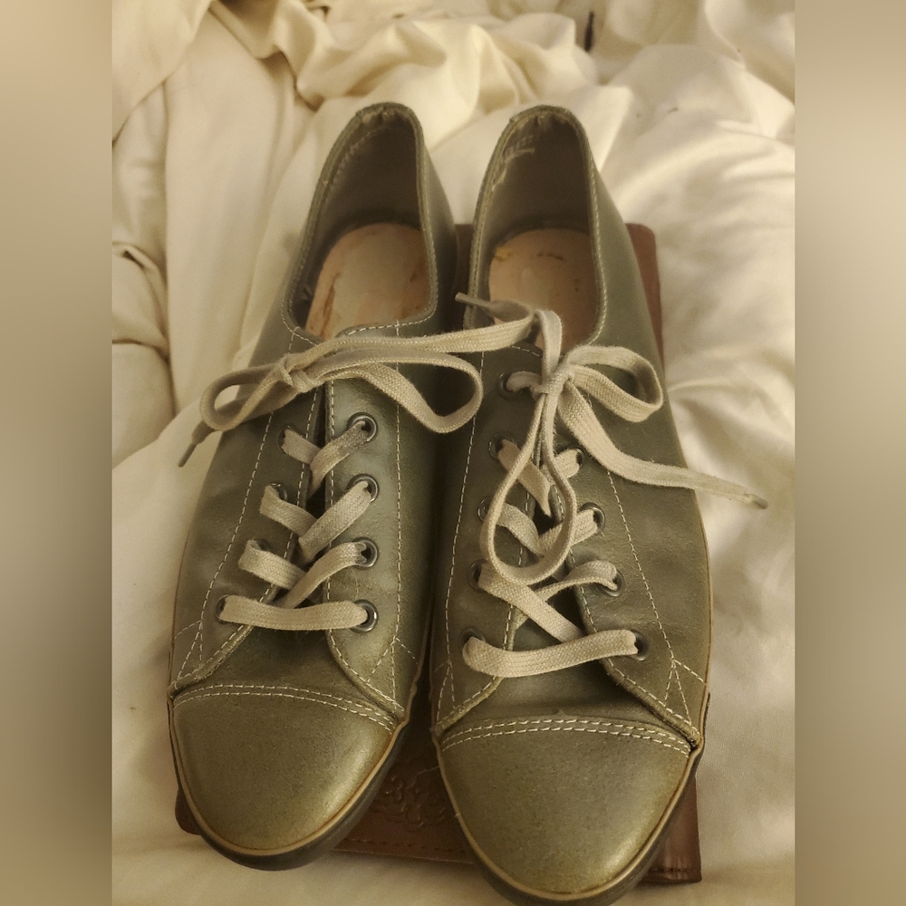 Converse Green Sneakers Classic Low-Top Design